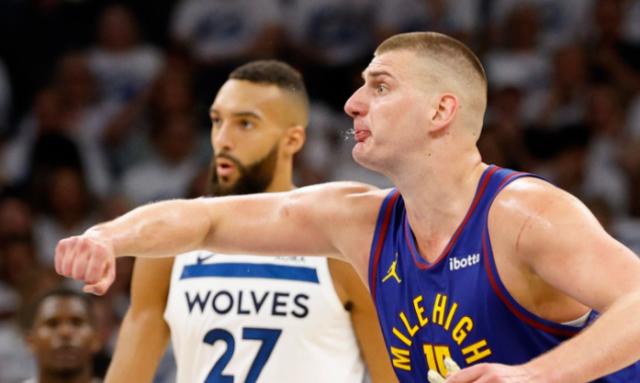 b体育官网-逆境逼出最强卫冕冠军！约基奇破解双塔+穆雷复苏